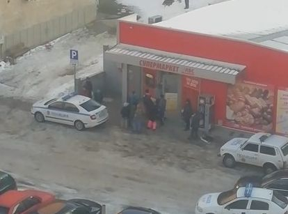 Ужасяваща гледка смрази минувачите пред магазин в Силистра СНИМКА 