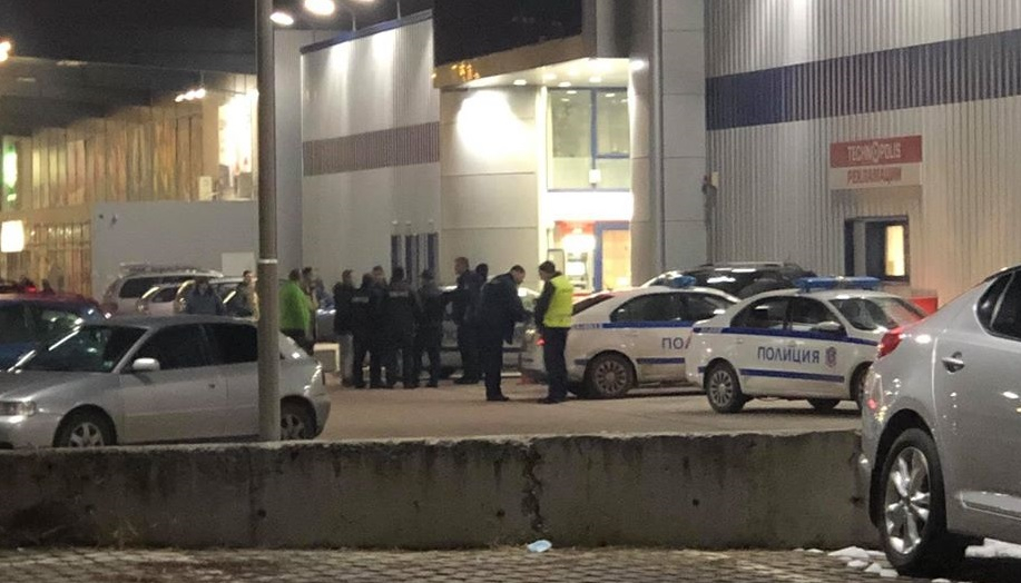 Извънредна ситуация в "Люлин", кварталът почерня от полиция СНИМКА 