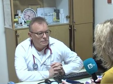 Пребит брутално лекар: Сотаджиите гледаха как ме ритат и блъскат - все едно бяха на филм 