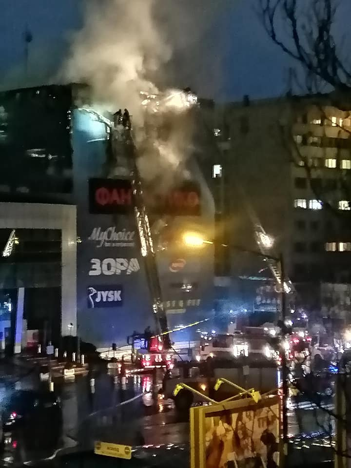 Първи подробности за огнения кошмар в софийски мол ВИДЕО