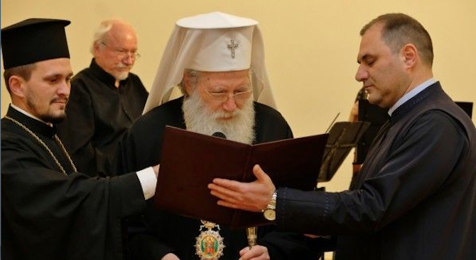 За първи път от десетилетия БПЦ е автор на учебници