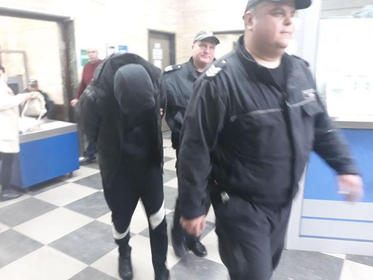 Първо в БЛИЦ! Секс афера изникна от обира за близо половин милион в Пловдив СНИМКИ