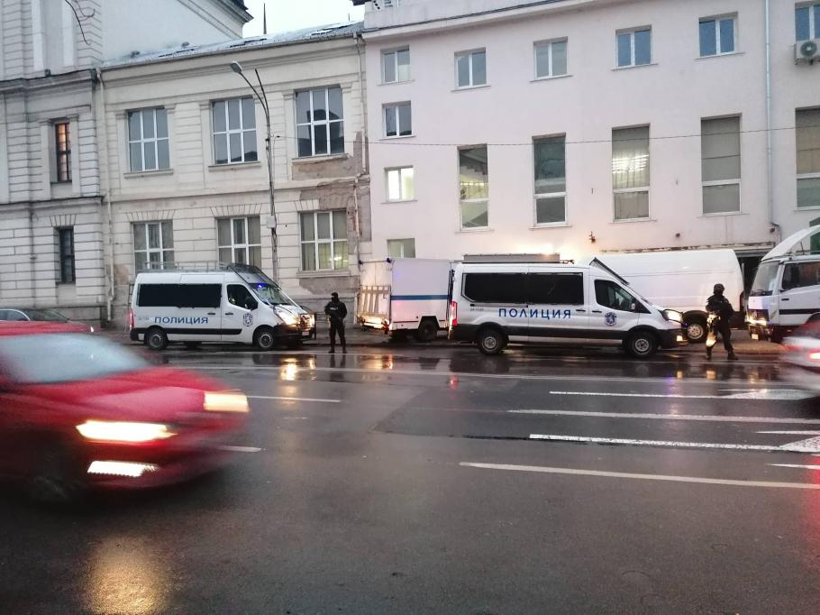 Ето какво се случва в момента с ценните картини на Божков СНИМКИ