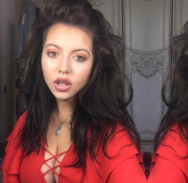 Жена с 4 гърди легна под скалпела и се раздели с 2 от тях СНИМКИ 18+