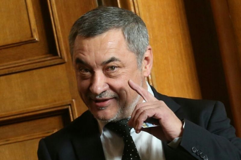 Валери Симеонов със стряскащи разкрития пред БЛИЦ за bTV, Хекимян и Петков по случая "Божков"! 