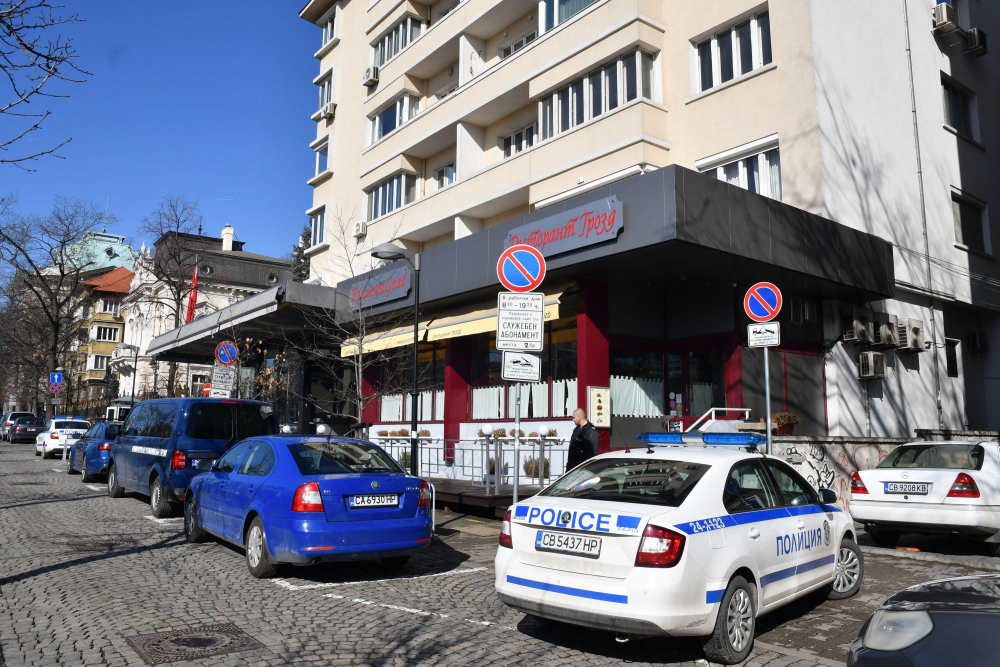 СНИМКИ от акцията в култовия ресторант "Грозд", собственост на човек на Божков