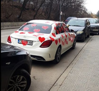 „Любовен“ Мерцедес от София подпали мрежата СНИМКИ