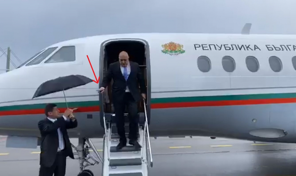 Тайни жестове на Борисов на мюхнеското летище разтопиха мрежата ВИДЕО