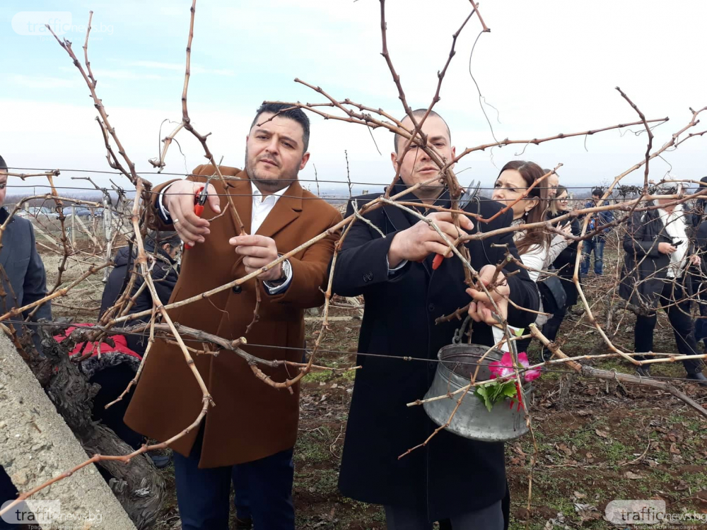 Плевнелиев заведе Деси Банова в Брестовица и... СНИМКИ