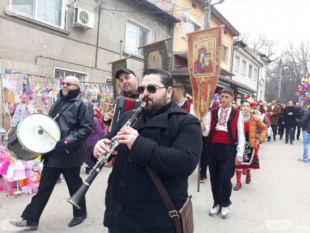Плевнелиев заведе Деси Банова в Брестовица и... СНИМКИ