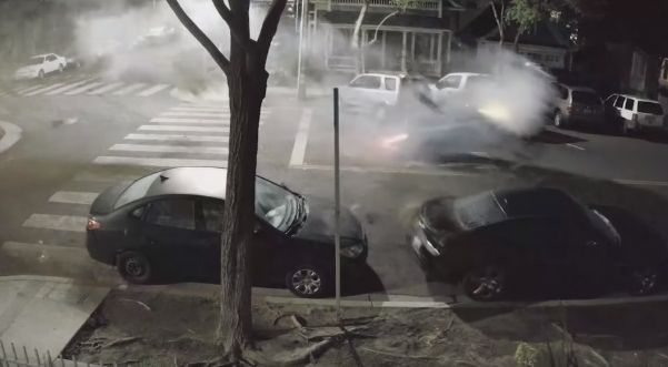 Шофьорка полетя със своя BMW M4 зрелищно над пътя ВИДЕО