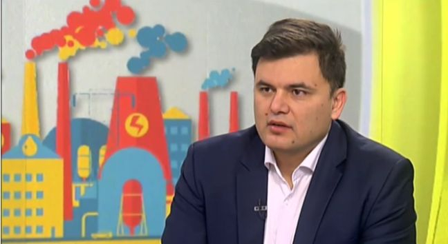 Анализ: Как Девня и Челопеч изпревариха София по заплати ВИДЕО
