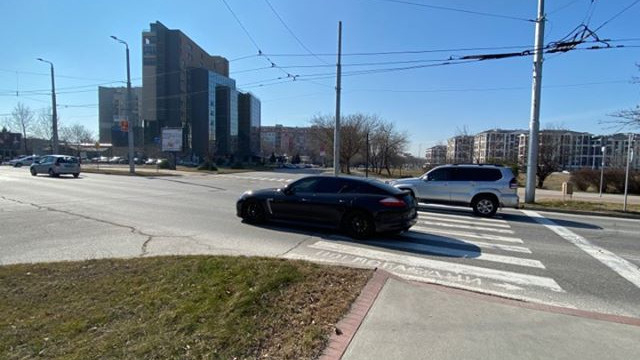 Баровец с „Порше“ втрещи пловдивчани с постъпката си СНИМКИ