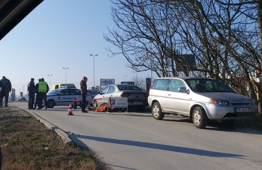 Труп на шосето втрещи шофьори на изхода на Пловдив СНИМКА