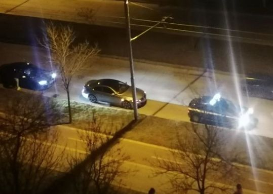 Хлапаци с лъскави коли си спретнаха опасно забавление в Пловдив и съжалиха жестоко СНИМКИ