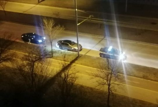 Хлапаци с лъскави коли си спретнаха опасно забавление в Пловдив и съжалиха жестоко СНИМКИ