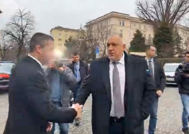 Борисов в ранни зори: Може ли днес да е празник? Трябва да ни е срам ВИДЕО