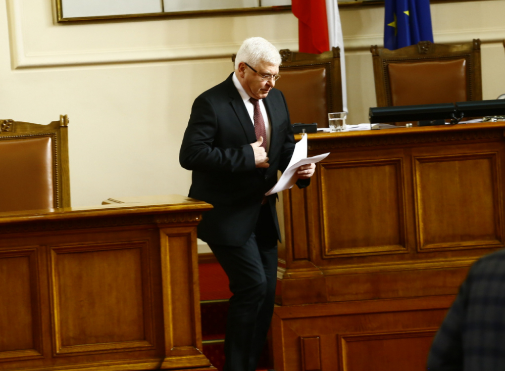 Министрите Маринов и Ананиев с извънредни новини за коронавируса в България СНИМКИ