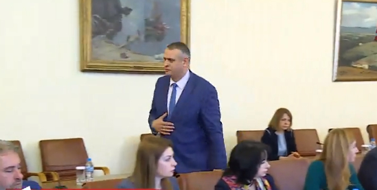 Борисов изгони и се закани на шефа на АПИ заради винетките, а той... 