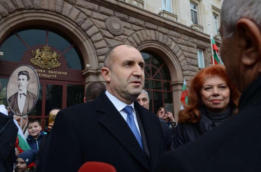 Румен Радев оглави шествието до паметника на Васил Левски СНИМКИ/НА ЖИВО 
