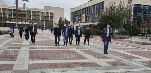 Първи СНИМКИ от десанта на Гешев и Иванов в Благоевград СНИМКИ