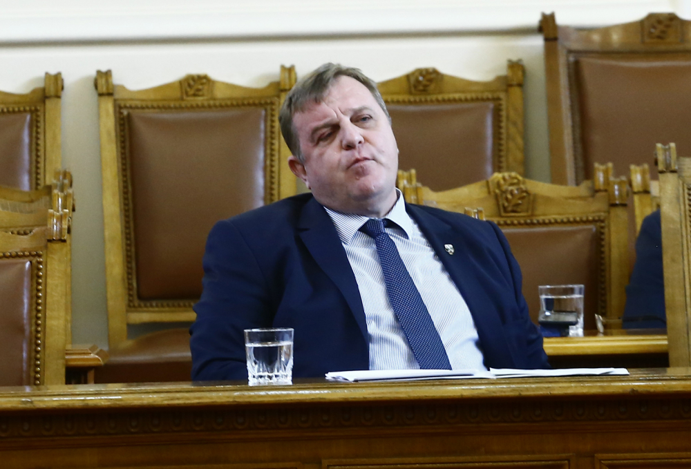 Каракачанов разкри време ли е да се правят полеви болници