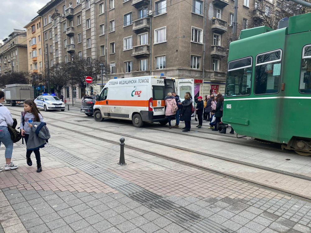 Първа СНИМКА от ужаса с дете в центъра на столицата 