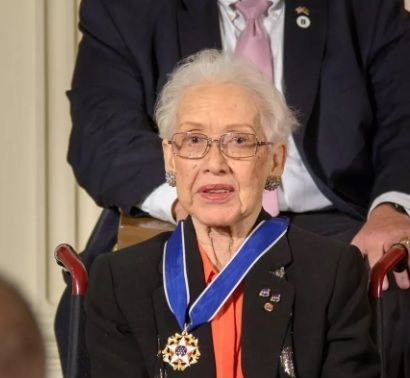 "Живият компютър" на НАСА почина на 101 години СНИМКИ