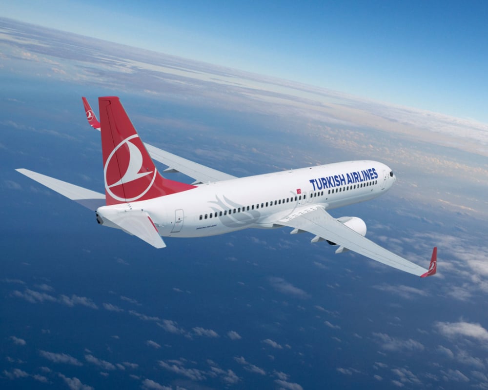 Паника на пистата в Анталия: Евакуираха самолет на Turkish Airlines