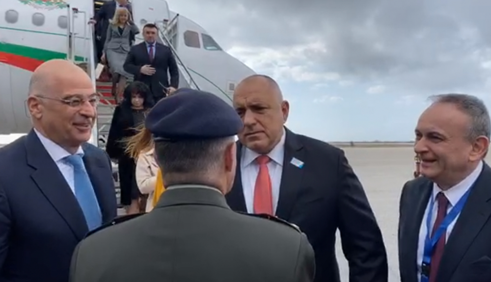 Борисов кацна в Александруполис! Посрещнаха го с... ВИДЕО