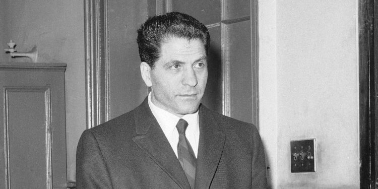Легендарният гангстер "Страшилището на Ню Йорк" почина на 104 години СНИМКИ