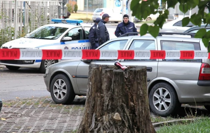 Драма в Габрово:  Студент души, кла и би брат си, докато спи, а накрая... 