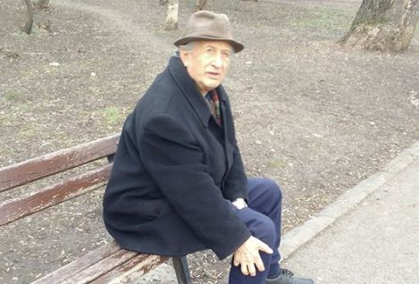 Грозно: Старец онанира в столичен парк пред очите на майки с деца СНИМКИ 
