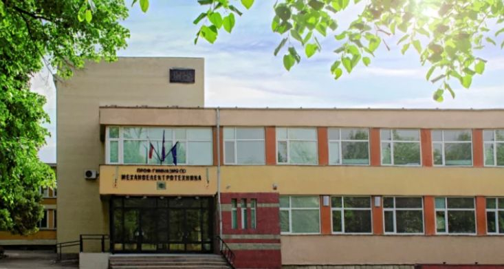 Кметът на Ловеч: Учениците и техните учители, които се завърнаха от Римини, са поставени под 14-дневна домашна карантина
