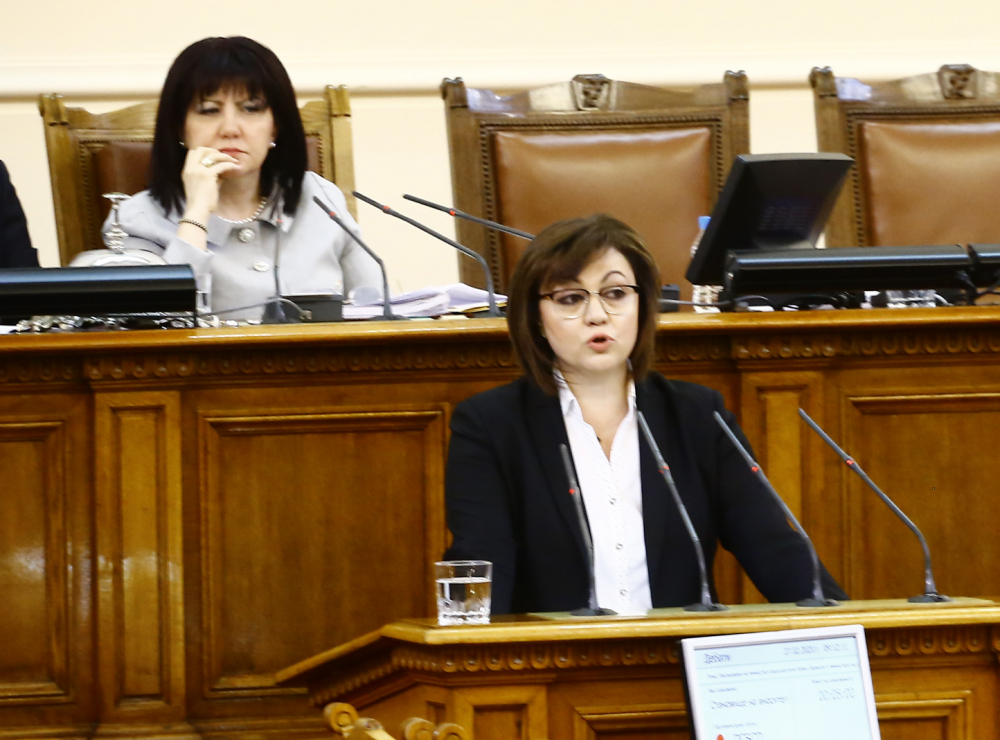 Корнелия Нинова: Имаме живот на кредит, свобода под карантина, а от утре и диктатура
