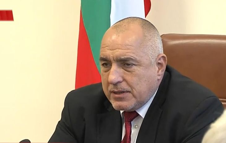 Премиерът за прииждащите бежанци: Има реална заплаха, чакам всеки момент да ме свържат с Ердоган! 