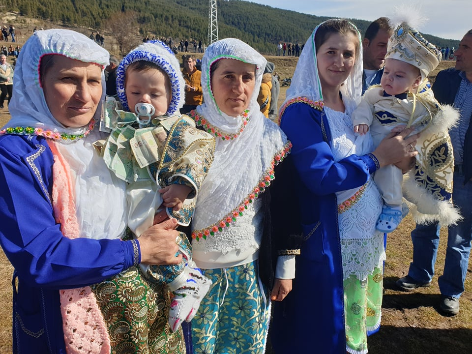 Масов сюнет и детска сватба в родопското село Рибново