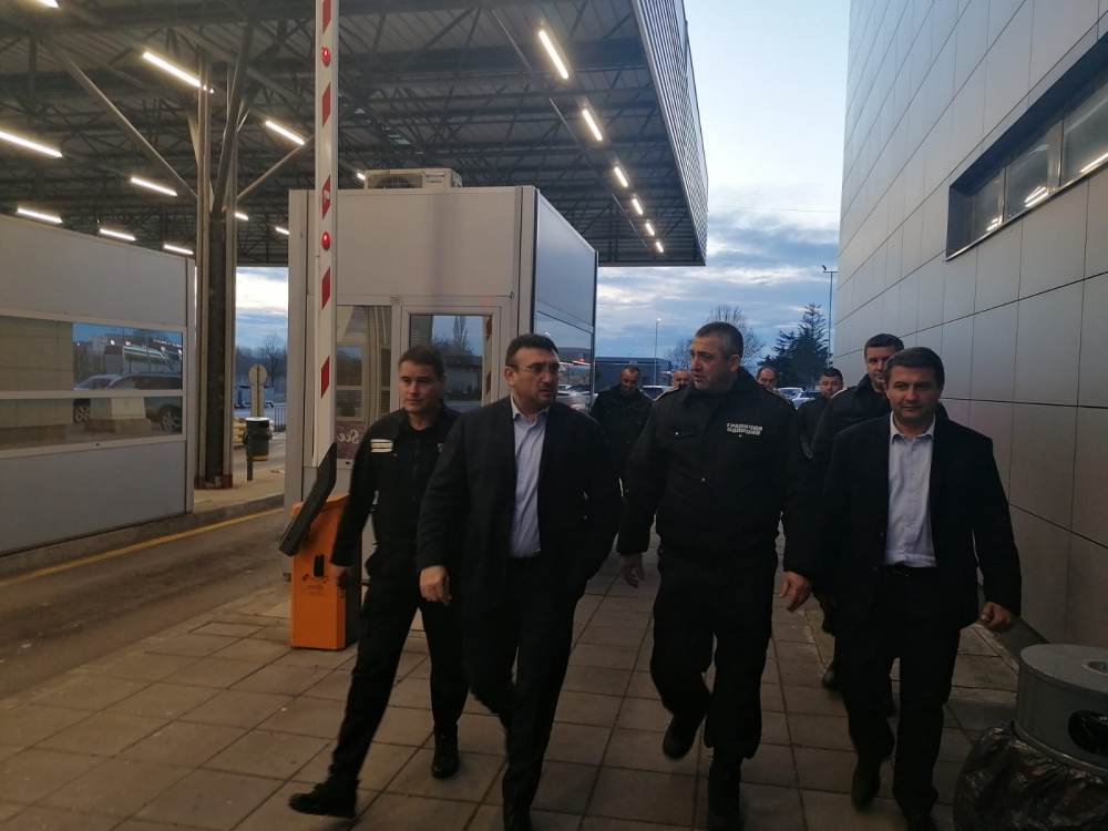 Младен Маринов съобщи лоши новини от Капитан Андреево СНИМКИ