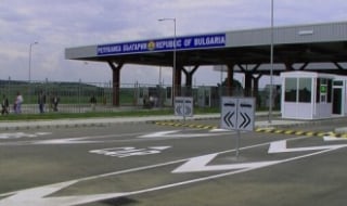 Родни митничари направиха невероятен удар за милиони на ГКПП "Лесово" СНИМКИ