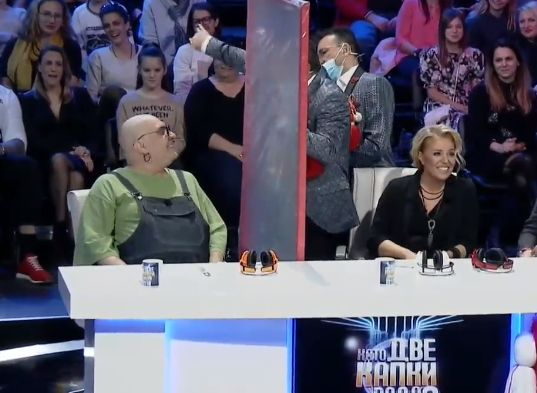 Рачков и Зуека сложиха противогрипни маски и започнаха да... СНИМКИ 