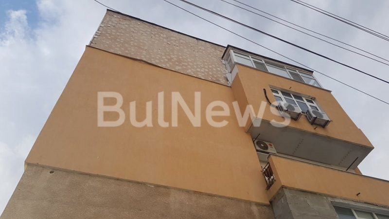 Ураганен вятър направи голяма беля във Враца СНИМКИ