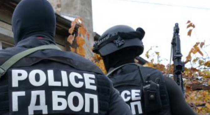 В Разлог почерня от ченгета, изгоря близък на човек от прокуратурата 
