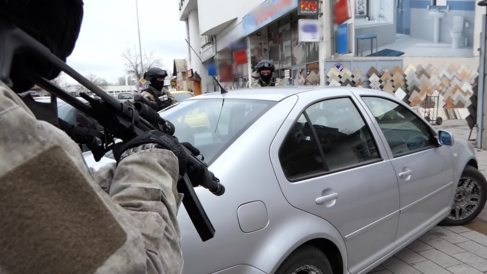 Ексклузивни КАДРИ от спецакцията на ГДБОП в Пловдив 
