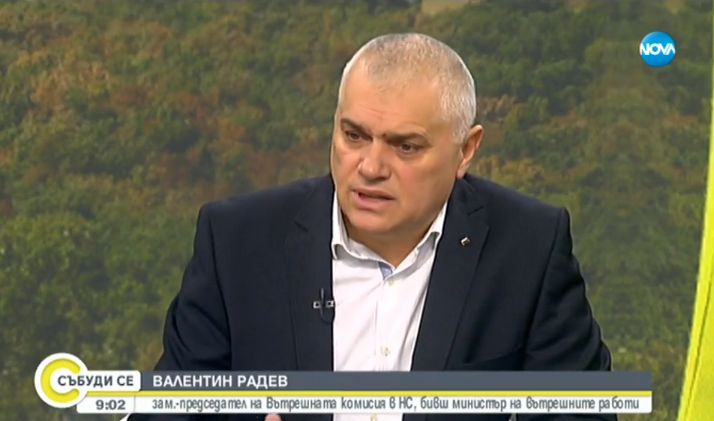 Валентин Радев алармира: Бежанците са опасност, която може да... ВИДЕО