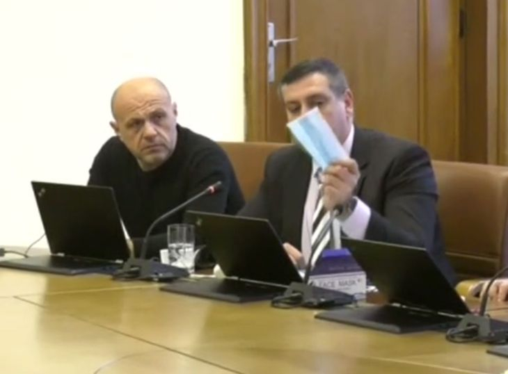 Експерти разкриха на Борисов нещо шокиращо за предпазните маски за лице