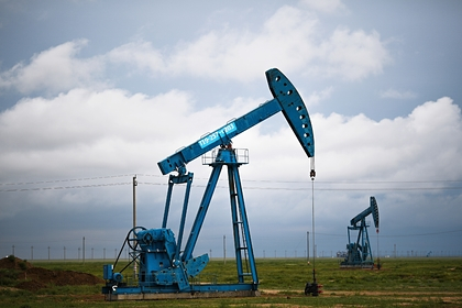 Световните цени на нефта се сринаха