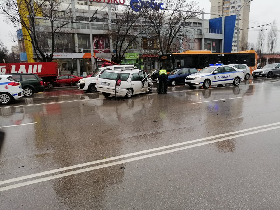 Само в БЛИЦ: Брутални СНИМКИ от кървавия ад в София