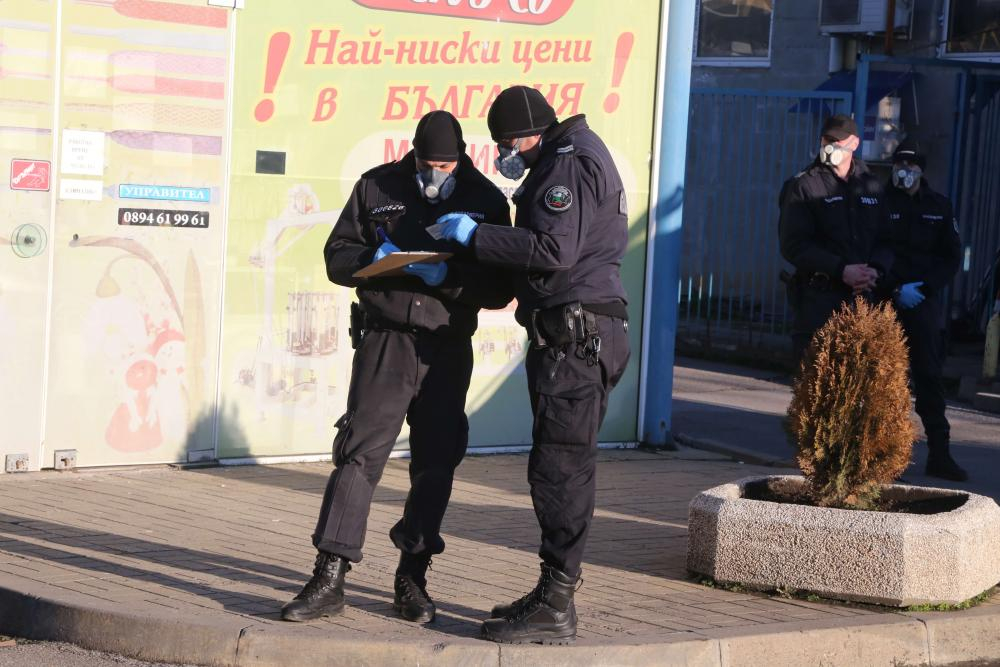 Извънредно: Спецакция блокира базара “Илиянци“ заради коронавируса СНИМКИ