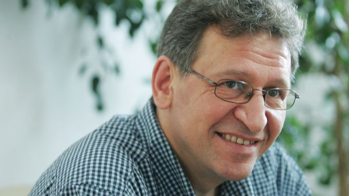 Д-р Стойчо Кацаров обясни защо по-голямата част от населението у нас ще преболедува от коронавируса