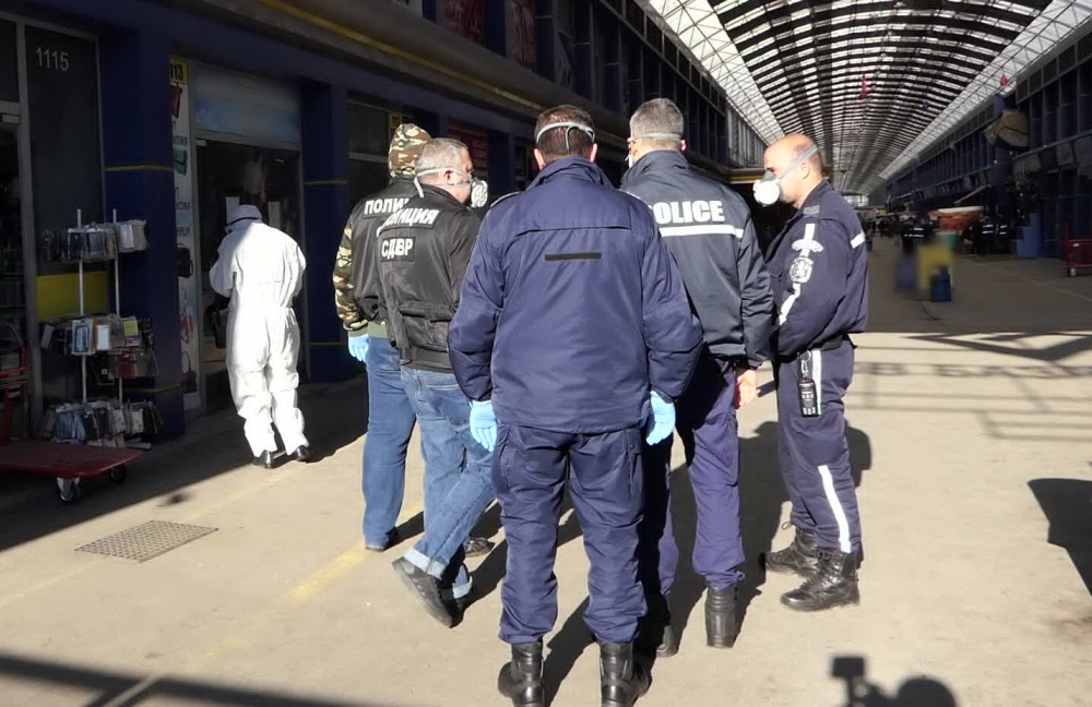 Ето какво откриха в базар "Илиянци" при спецакцията заради COVID-19 ВИДЕО 